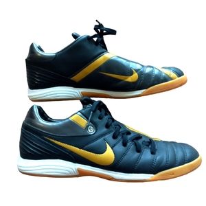 RARE NIKE TOTAL 90 SHIFT BLACK & GOLD INDOOR SOCCER SHOES Sz MENS 12